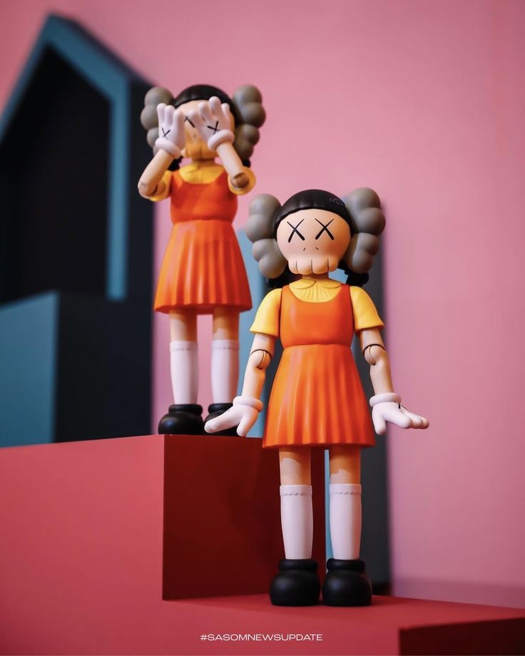 Squid Girl Kaws Statue